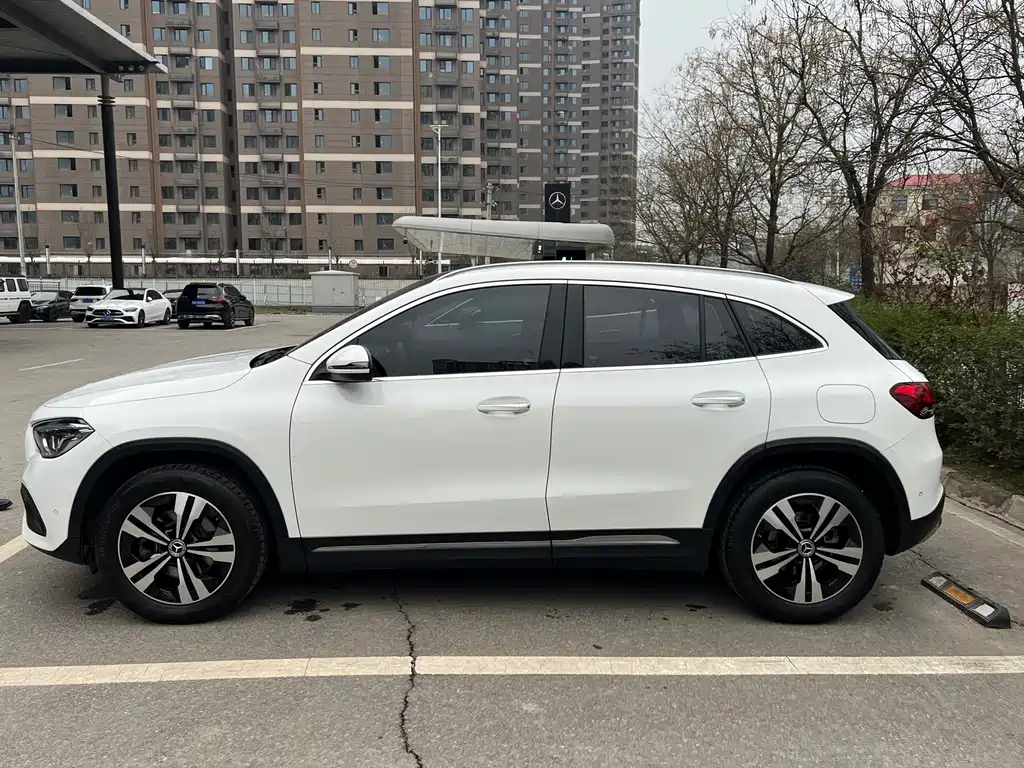 Mercedes-Benz GLA 2020 GLA 200 купить на сайте DeffCars