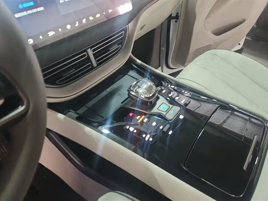 Denza D9 2022 DM-i 970 four-wheel drive flagship model купить на сайте DeffCars