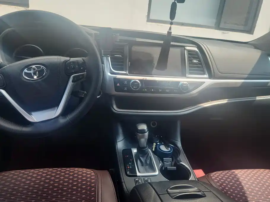 Highlander 2021 2.0T four-wheel drive premium version 7 seats купить на сайте DeffCars