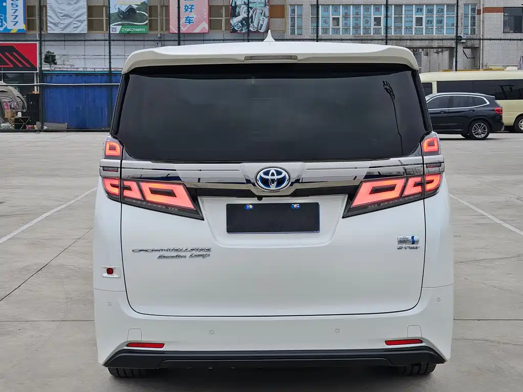 Wilfa 2021 Crown Dual Engine 2.5L HV Premium Edition купить на сайте DeffCars