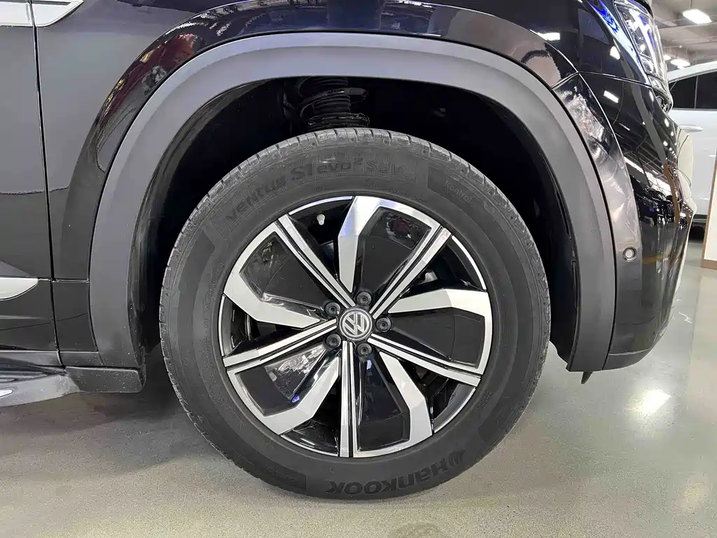 Touron 2020 Touron X facelift 380TSI four-wheel drive luxury version купить на сайте DeffCars