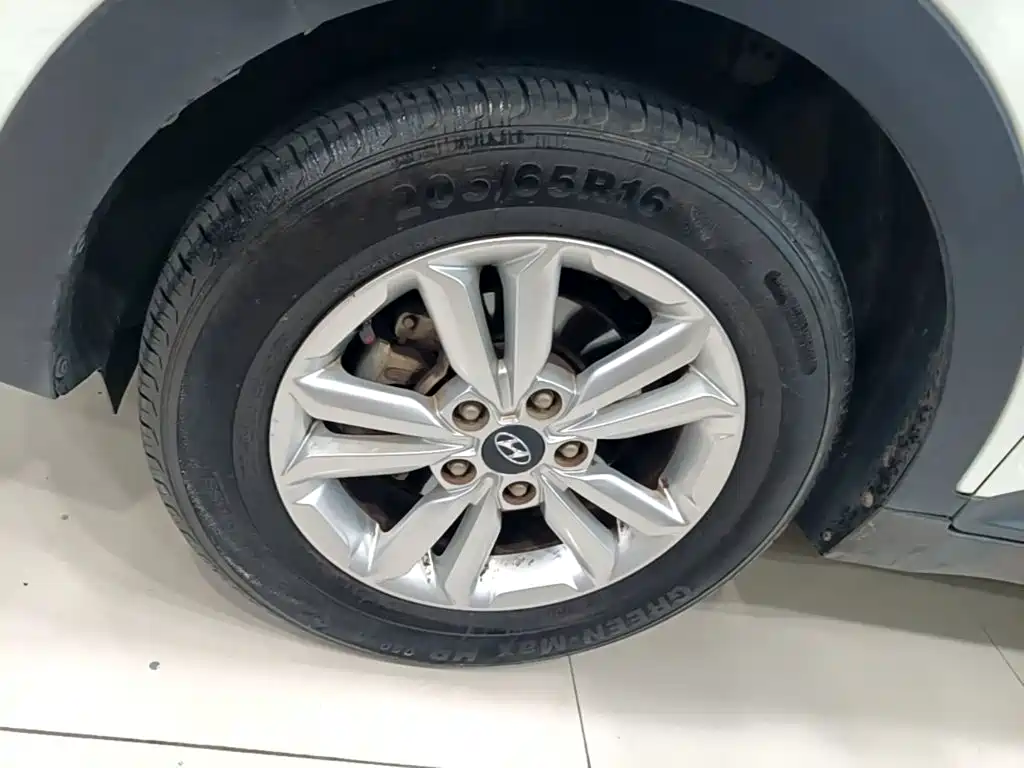Beijing Hyundai ix25 2015 1.6L automatic two-wheel drive fashionable GS купить на сайте DeffCars