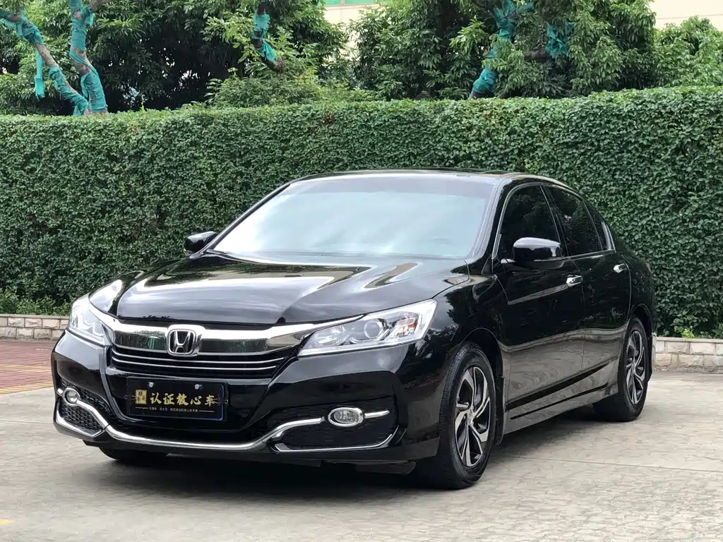 Accord 2016 2.0L Deluxe Edition купить на сайте DeffCars