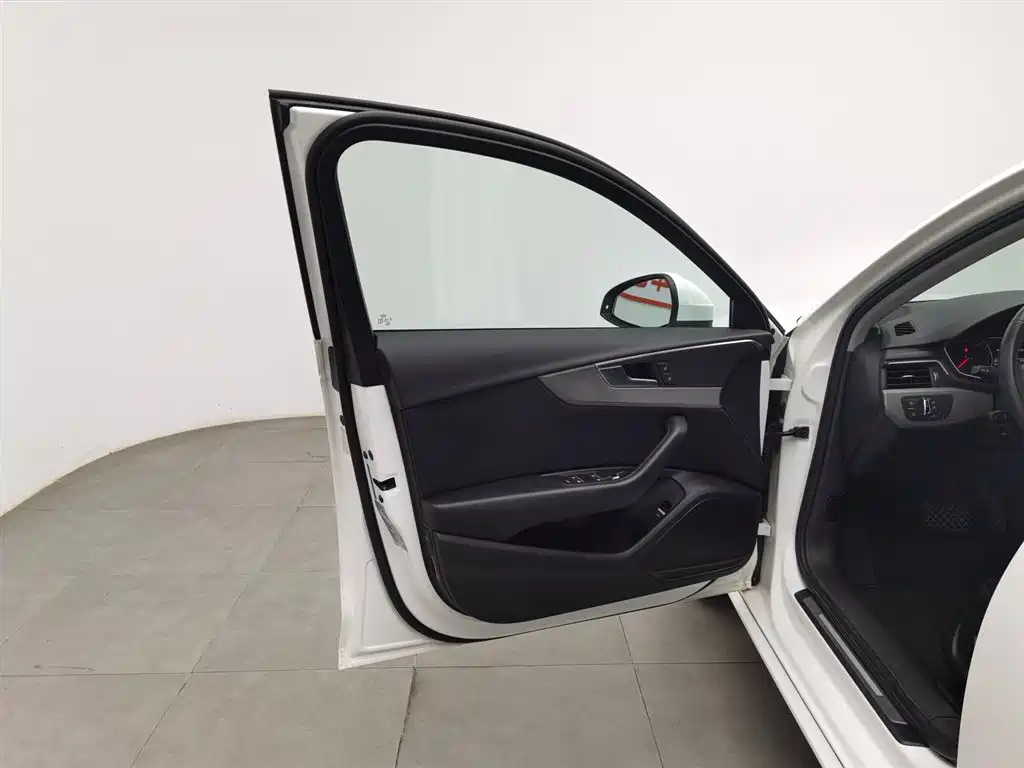Audi A4L 2017 40 TFSI Enterprising купить на сайте DeffCars