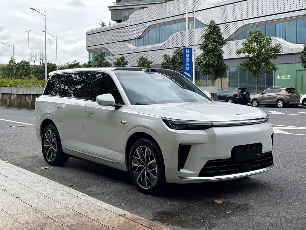 Trumpchi Yearning S9 2025 Qiankun UItra 6-seater купить на сайте DeffCars