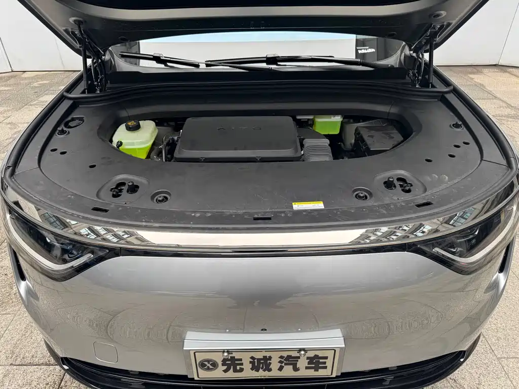 Wenjie M8 2025 extended range Ultra version 53.4kWh 5-seater version купить на сайте DeffCars