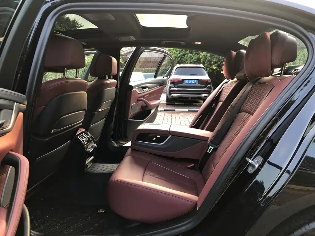 BMW 5 Series 2023 facelift 530Li exclusive M sports package купить на сайте DeffCars