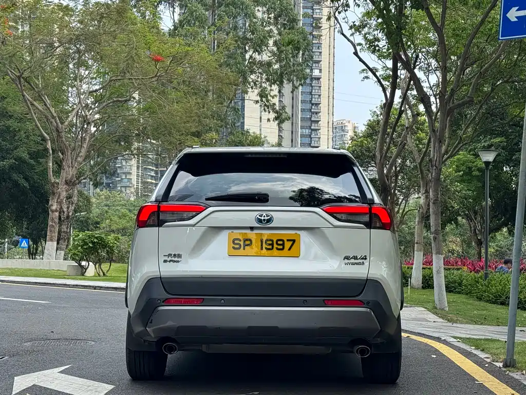 RAV4 Rongfang 2021 dual engine 2.5L E-CVT four-wheel drive elite PLUS version купить на сайте DeffCars