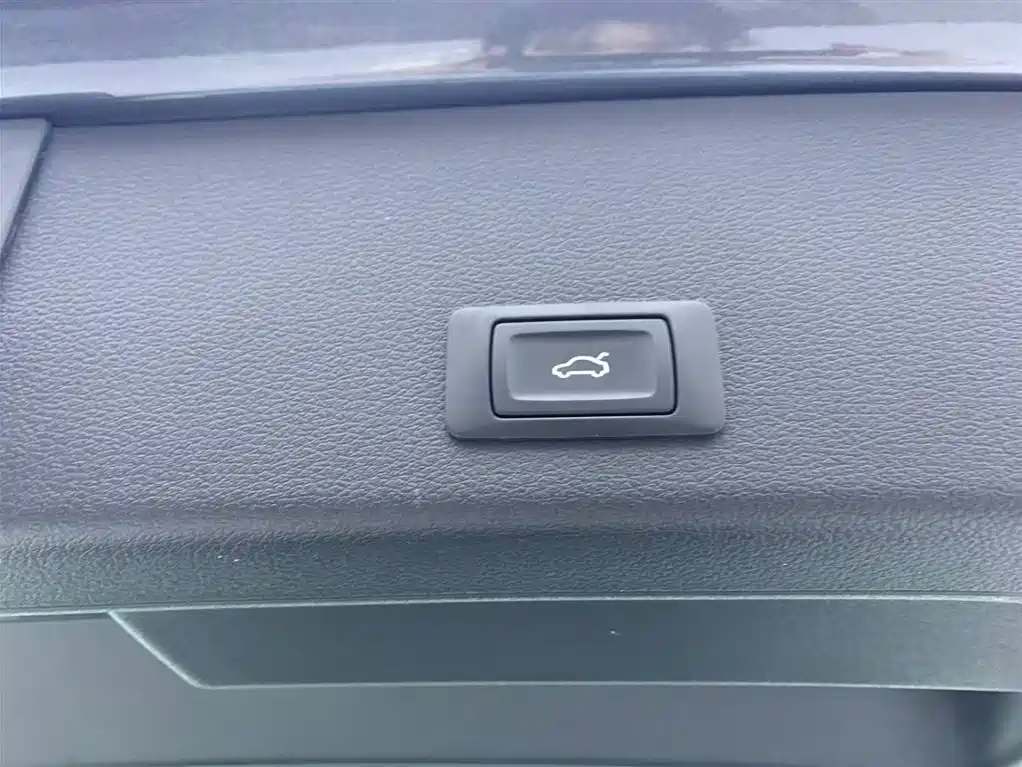 Audi e-tron 2021 50 quattro luxury model купить на сайте DeffCars