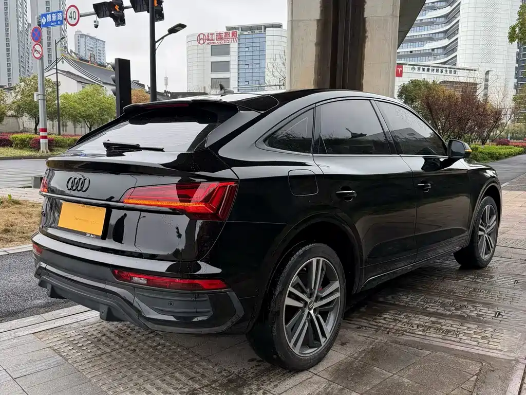 Audi Q5L Sportback 2021 45 TFSI Premium Selection купить на сайте DeffCars