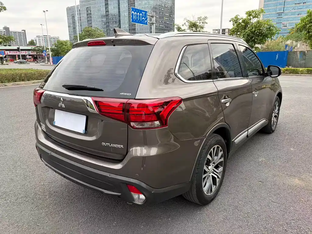 Outlander 2018 2.4L four-wheel drive elite version 5 seats купить на сайте DeffCars