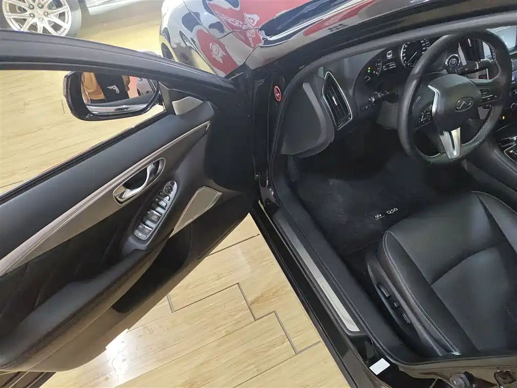 Infiniti Q50L 2018 2.0T Premium Edition National V купить на сайте DeffCars