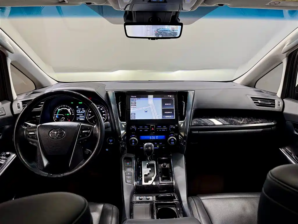 Wilfa 2021 Crown Dual Engine 2.5L HV Deluxe Edition купить на сайте DeffCars