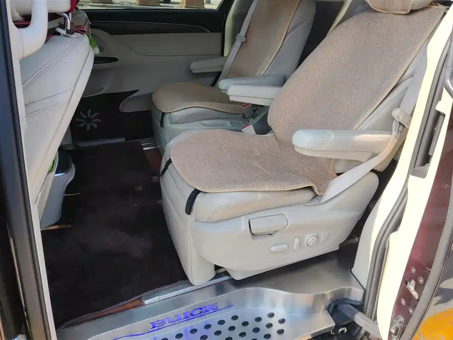 Buick GL8 2017 28T Avenir National V купить на сайте DeffCars
