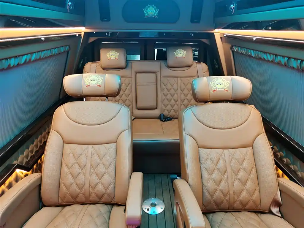 Ford E350 2011 5.4L Platinum Edition купить на сайте DeffCars