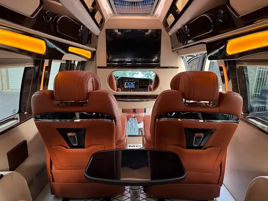 SAVANA 2011 6.0L Business Star 7-seater купить на сайте DeffCars