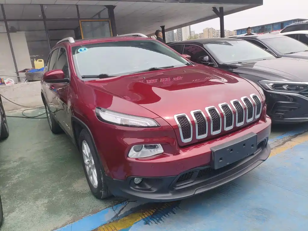 Cherokee (Китай) 2016 2.0L Superior Edition купить на сайте DeffCars