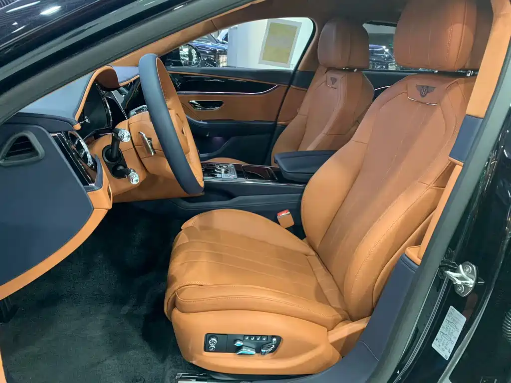 Flying Spur Plug-in Hybrid 2026 4.0T V8 Standard Edition купить на сайте DeffCars