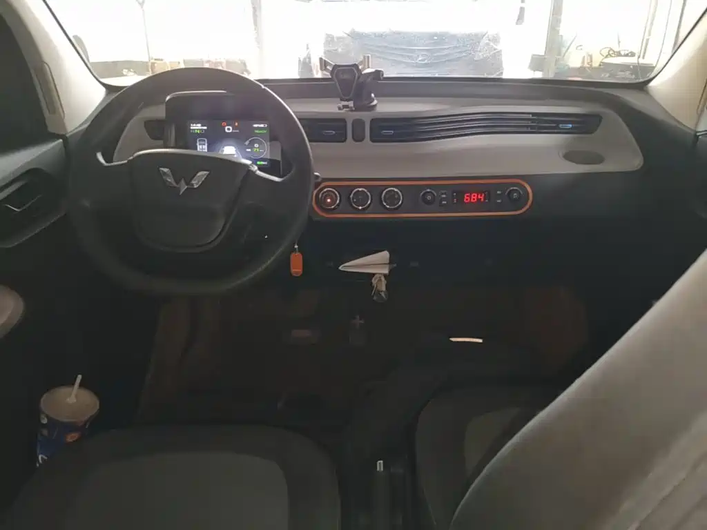 Hongguang MINIEV 2020 Lithium Iron Phosphate купить на сайте DeffCars