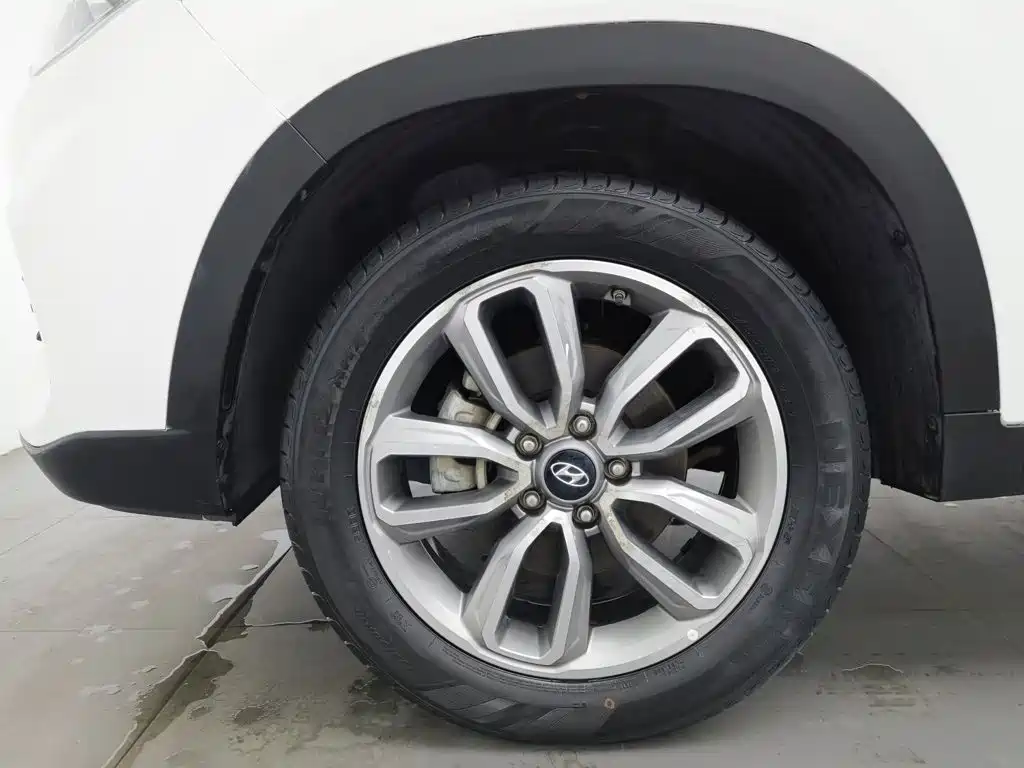 Beijing Hyundai ix35 2018 2.0L automatic two-wheel drive Zhiyong·Enjoy Edition купить на сайте DeffCars