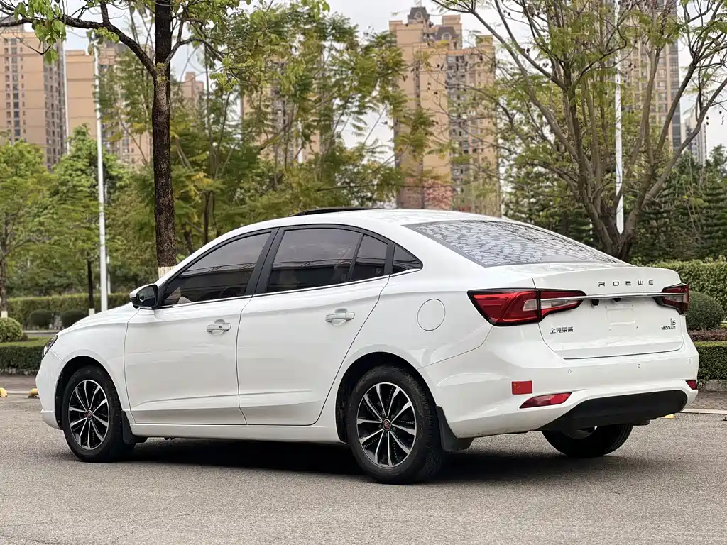 Roewe i5 2020 1.5L automatic 4G Internet leading flagship version купить на сайте DeffCars