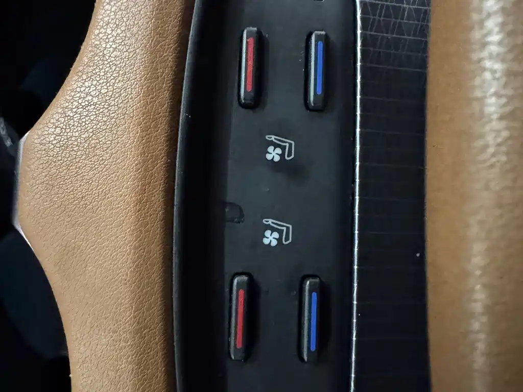 Vesa 2022 2.0L CVT two-wheel drive premium version купить на сайте DeffCars