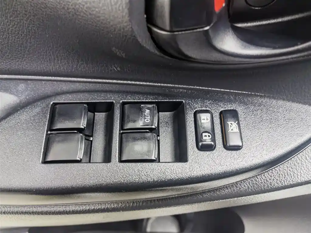 YARiS L 2017 1.5E CVT Charming Edition купить на сайте DeffCars