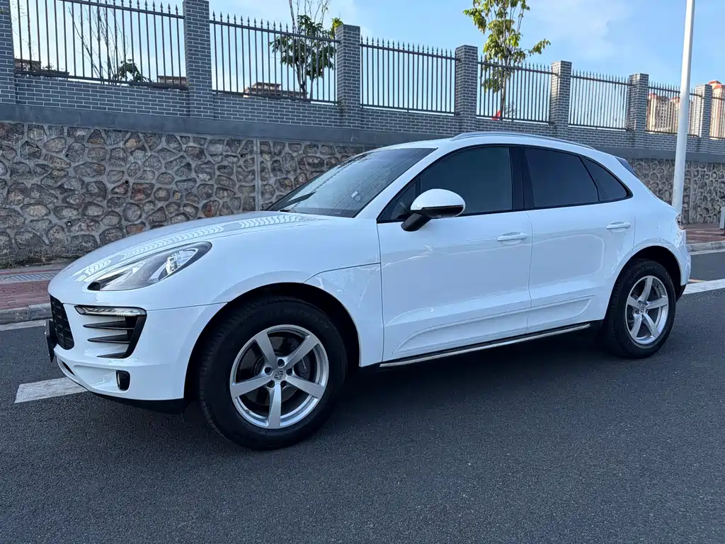 Macan 2016 Macan 2.0T купить на сайте DeffCars