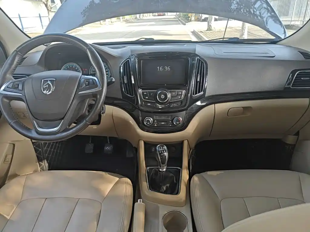 Baojun 730 2014 1.5L manual luxury navigation ESP version 7 seats купить на сайте DeffCars