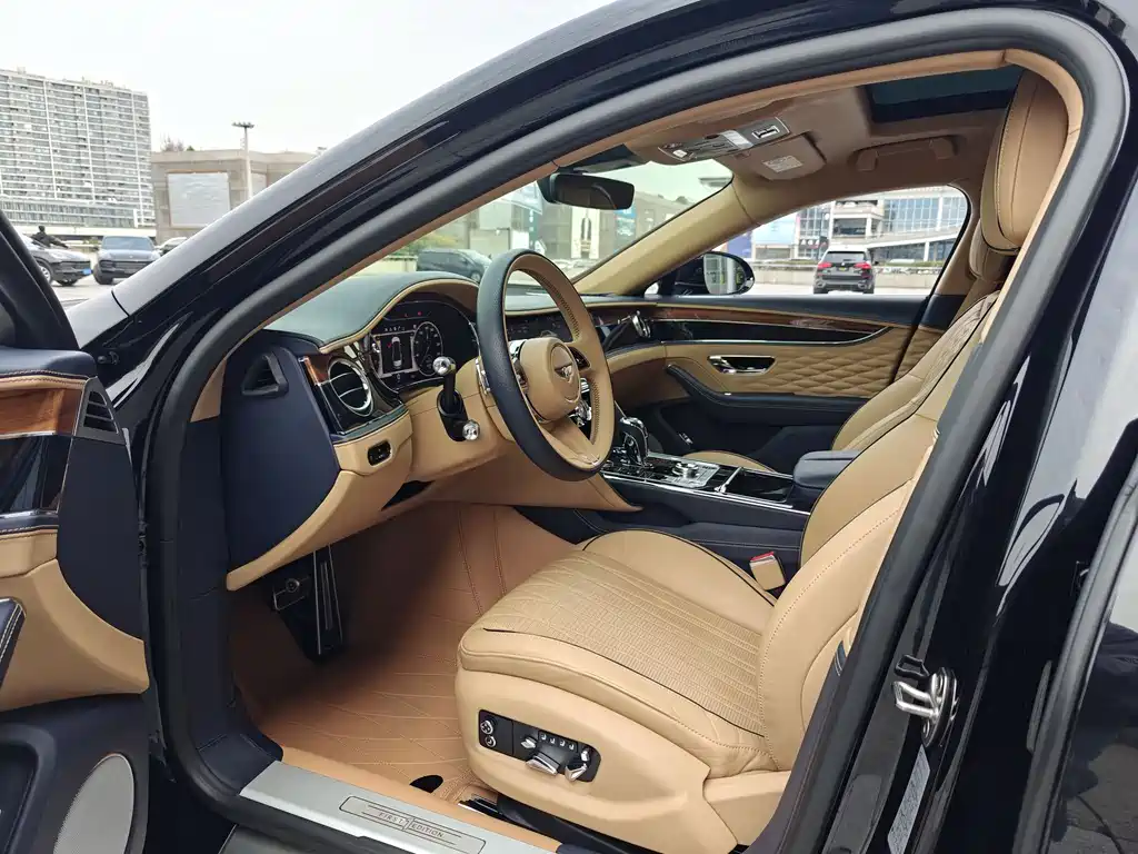 Flying Spur 2021 4.0T V8 Standard Edition купить на сайте DeffCars
