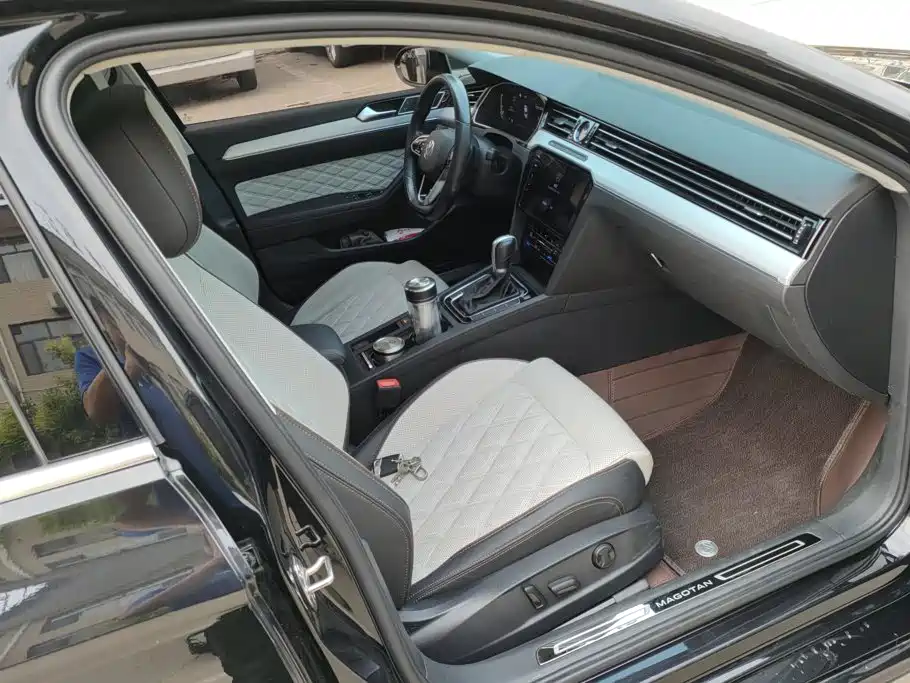 Magotan 2023 2 million commemorative edition 330TSI DSG luxury model купить на сайте DeffCars