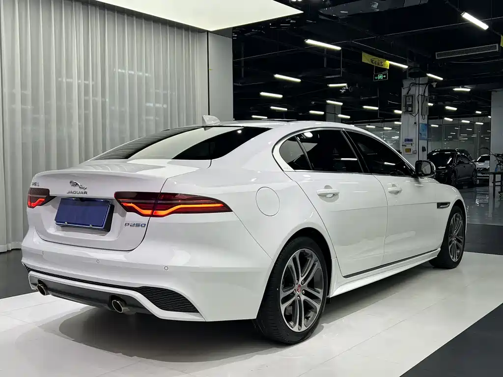 Jaguar XEL 2024 2.0T 250PS R-DYNAMIC S aggressive sports version купить на сайте DeffCars
