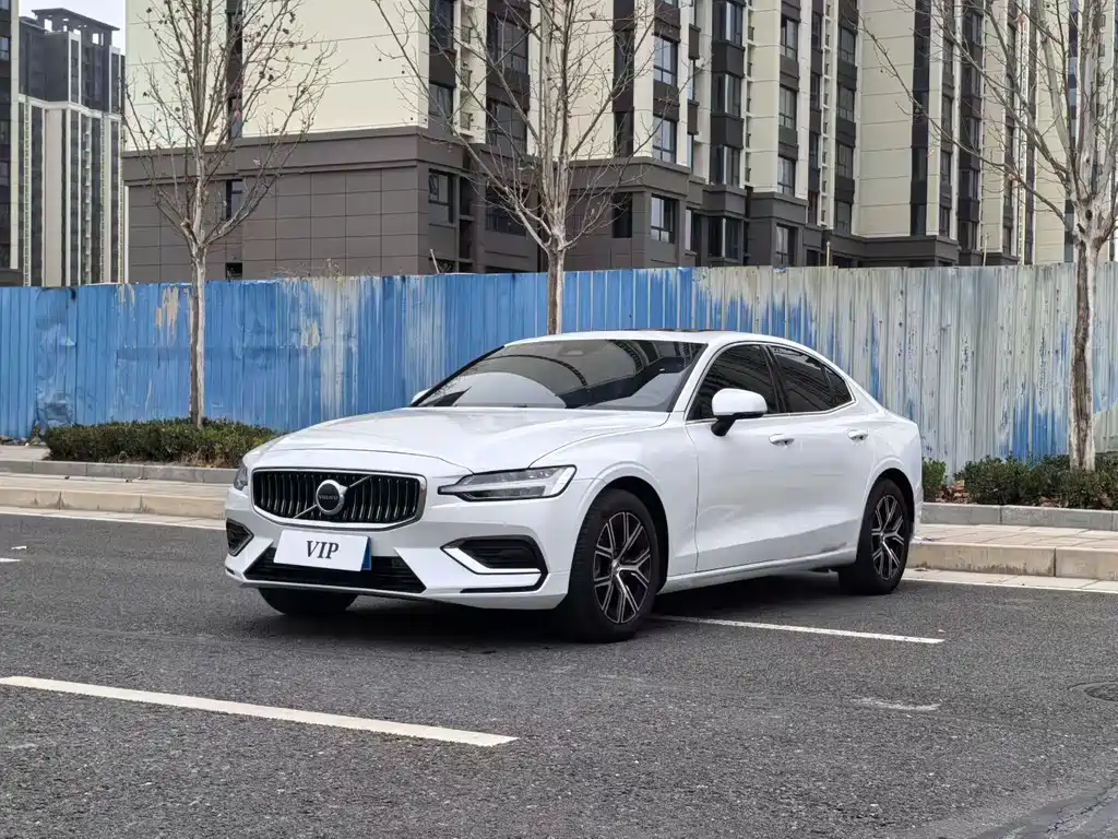 Volvo S60 2025 B4 Zhiyi Luxury Edition купить на сайте DeffCars