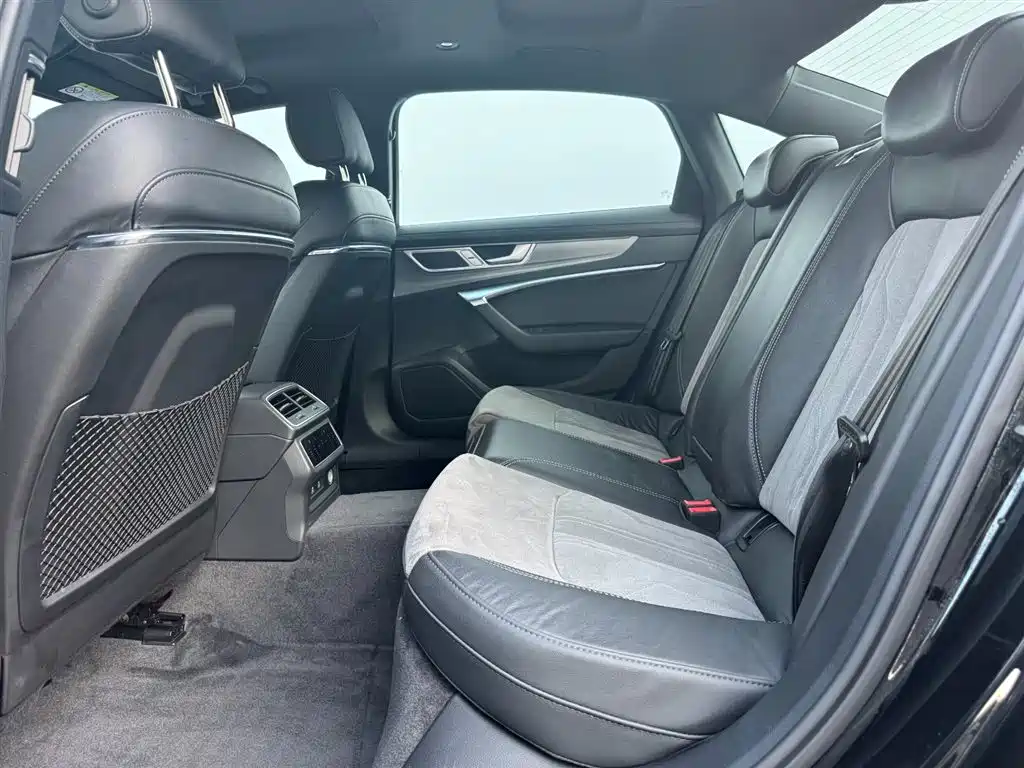 Audi A6L New Energy 2020 55 TFSI e quattro купить на сайте DeffCars