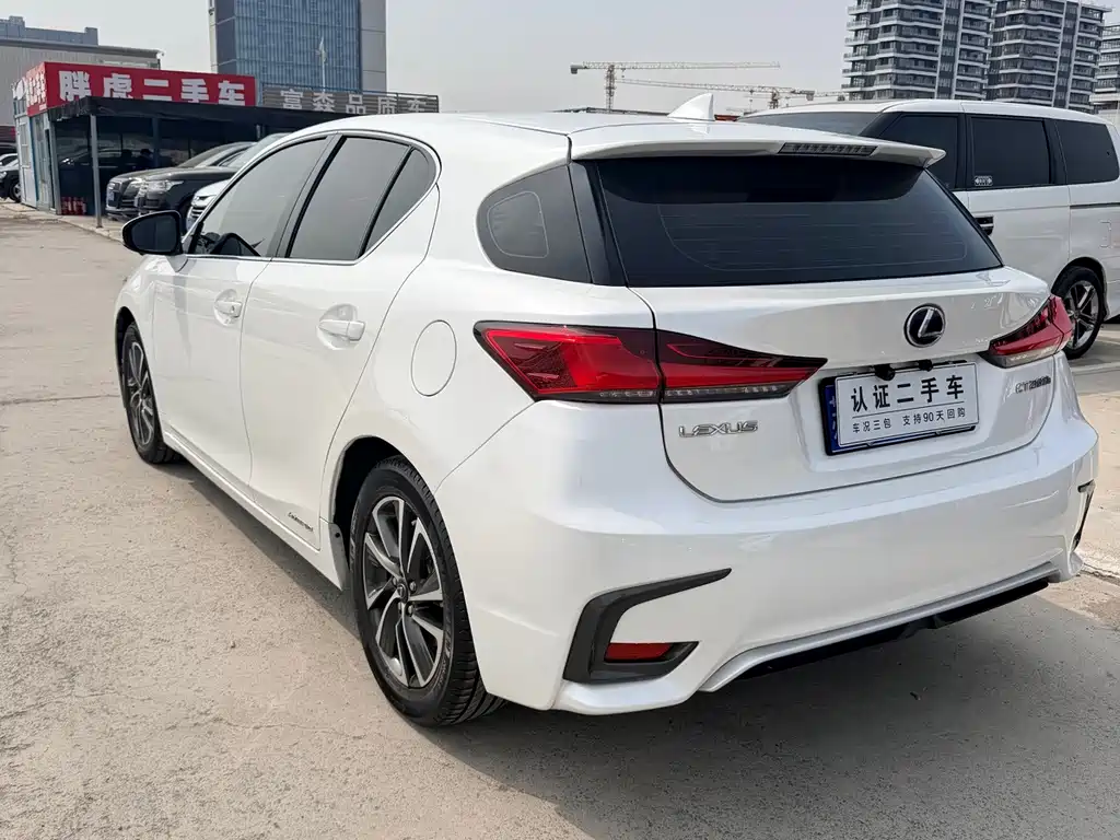 Lexus CT 2017 CT200h Elite Edition Monochrome National V купить на сайте DeffCars
