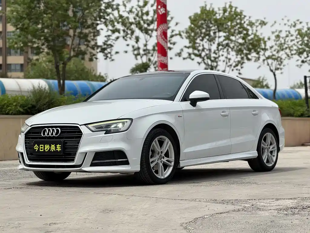 Audi A3 2019 Limousine 35 TFSI Sports National V купить на сайте DeffCars