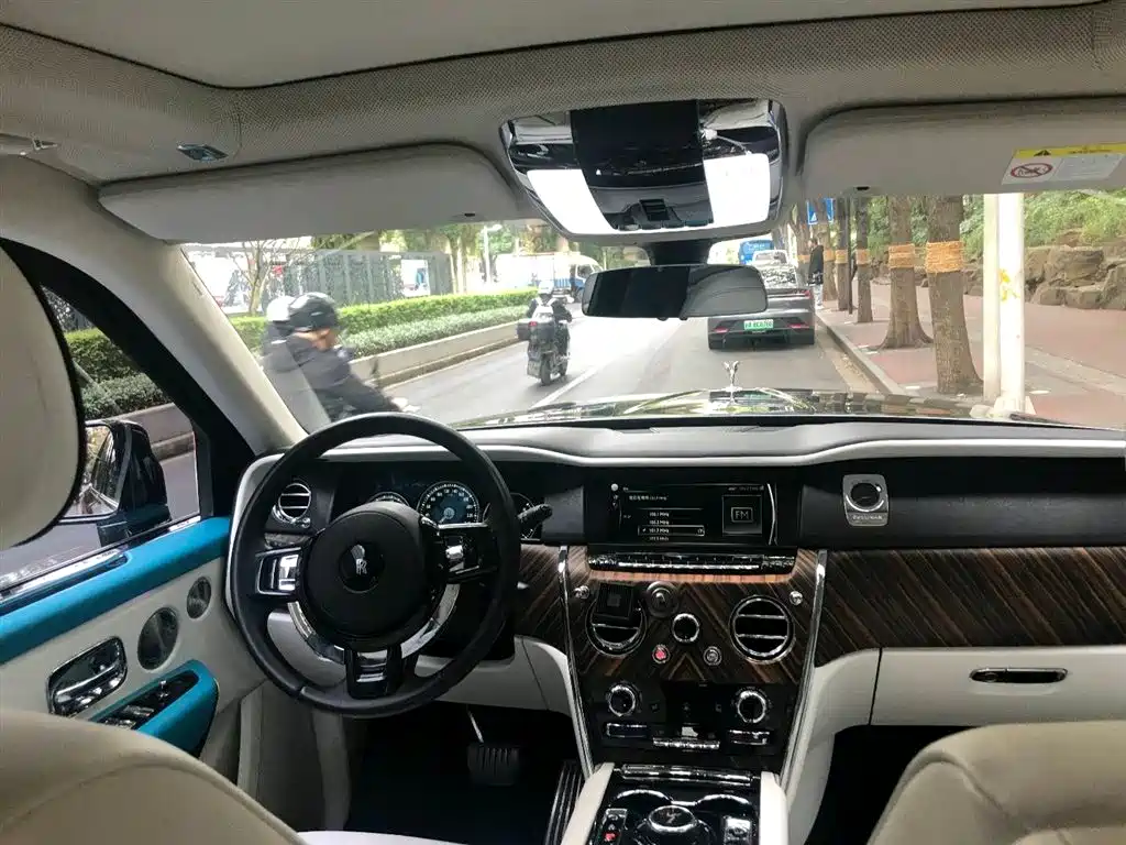 Cullinan 2018 four-seat version купить на сайте DeffCars