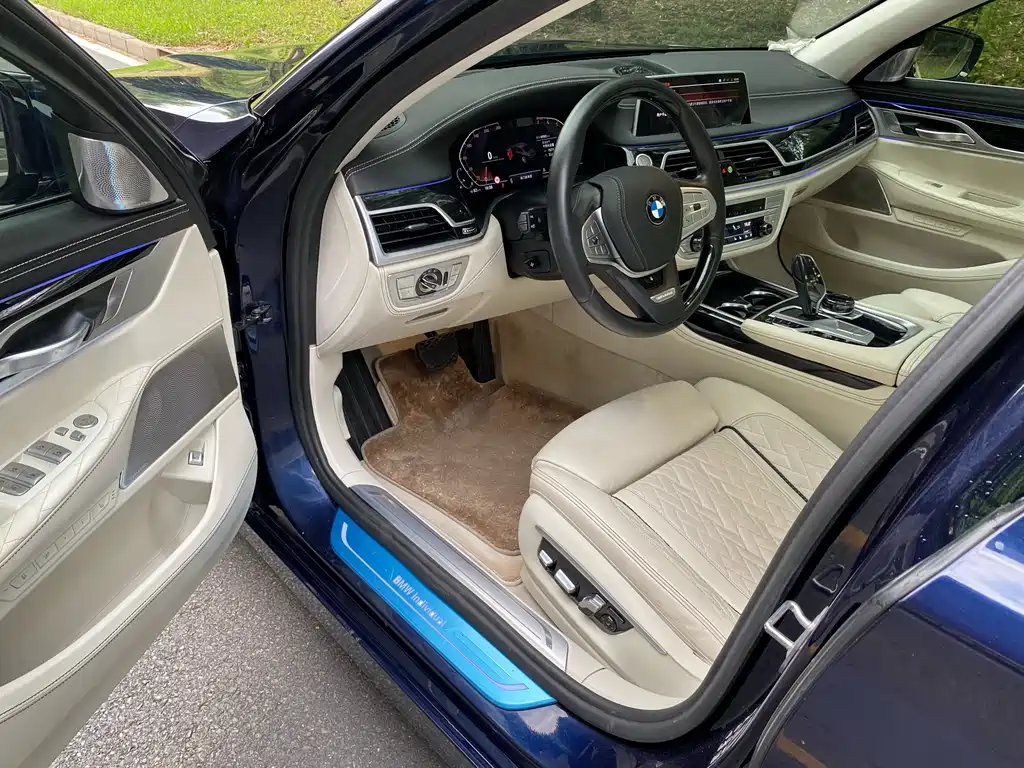 BMW 7 Series 2022 740Li xDrive Executive Luxury Package купить на сайте DeffCars