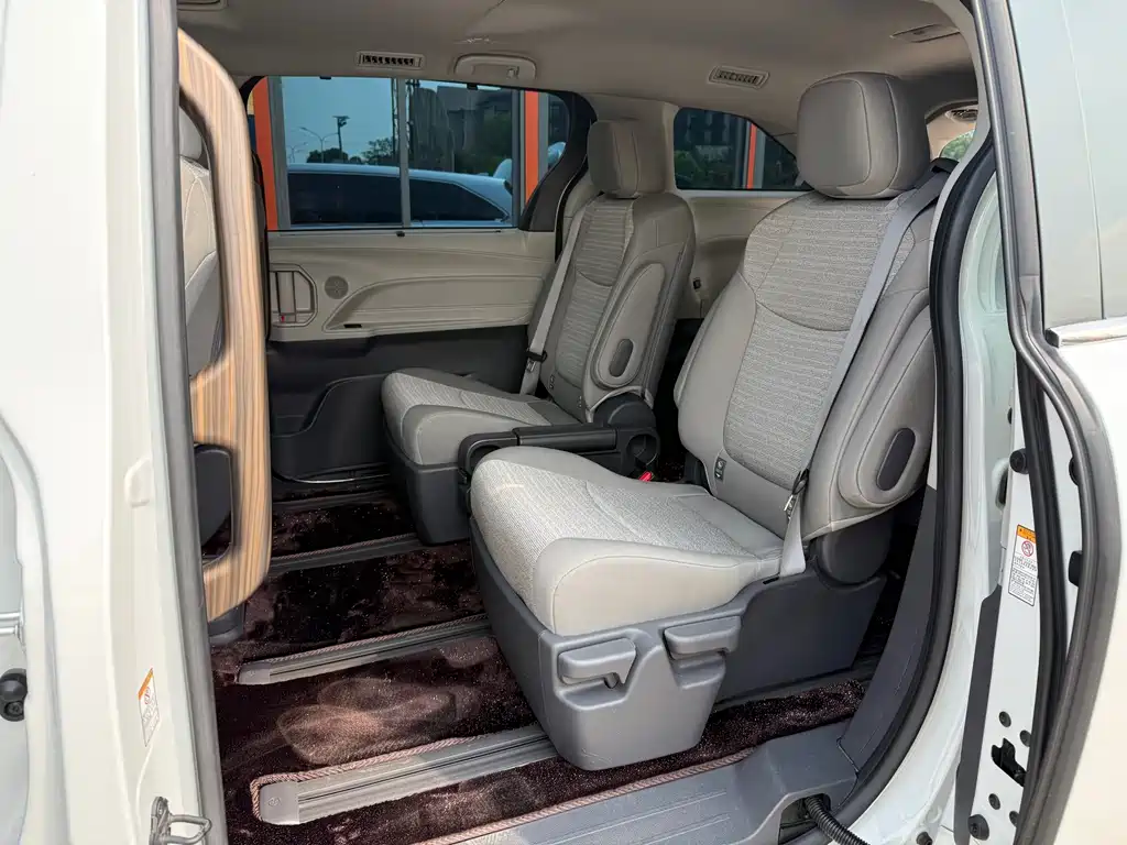 SIENNA 2021 2.5L Hybrid Comfort Edition купить на сайте DeffCars