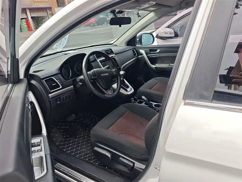 Haval M6 2017 1.5T automatic two-wheel drive urban model купить на сайте DeffCars