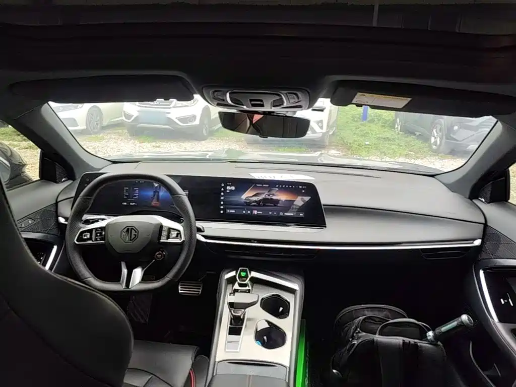 MG7 2023 2.0T Automatic Beauty Hunting Luxury Edition купить на сайте DeffCars