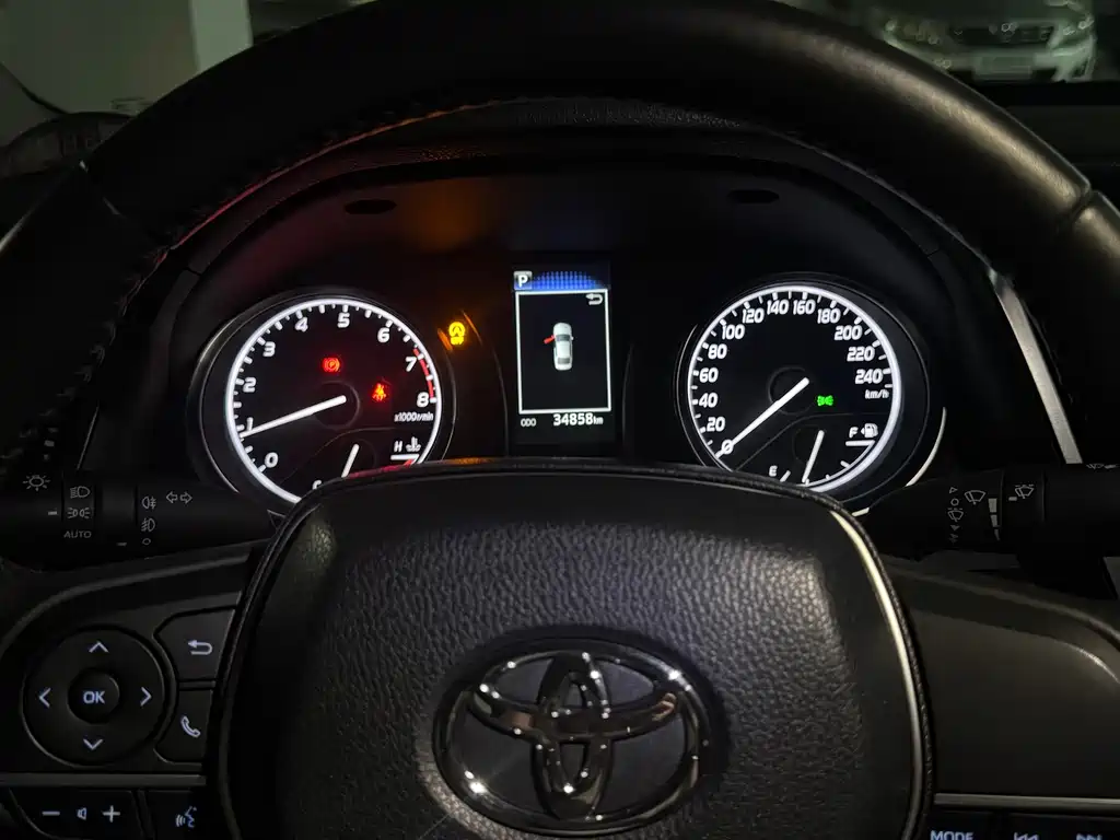 Camry 2023 2.0GVP Leading Edition купить на сайте DeffCars