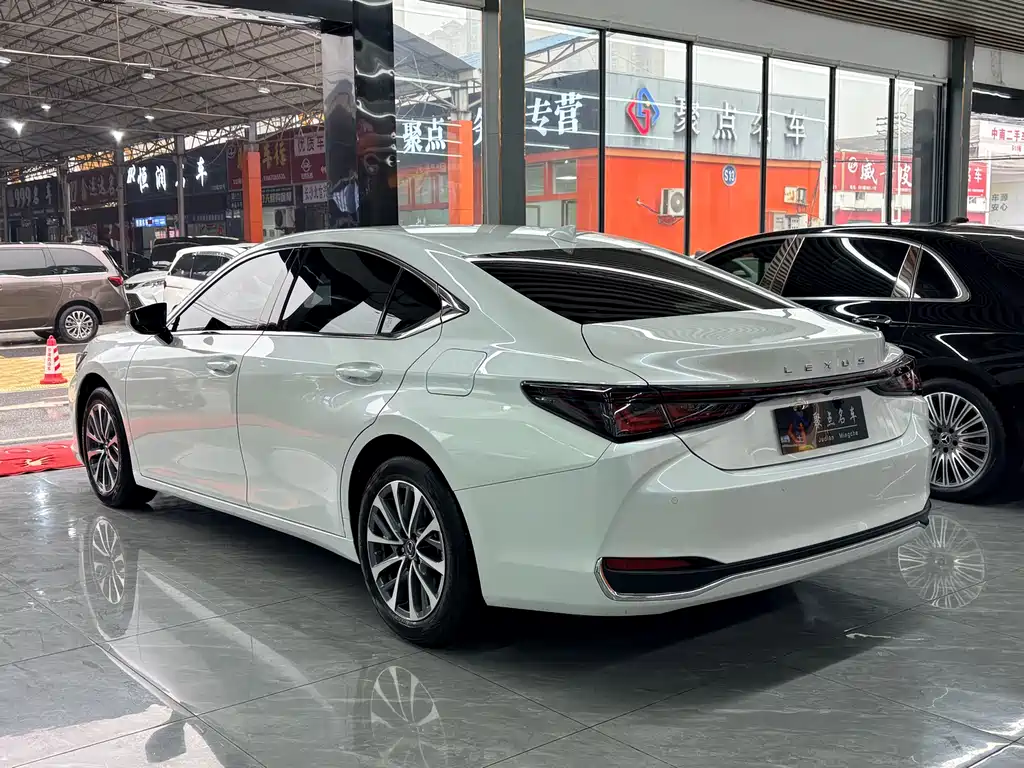 Lexus ES 2025 200 Premium Edition купить на сайте DeffCars