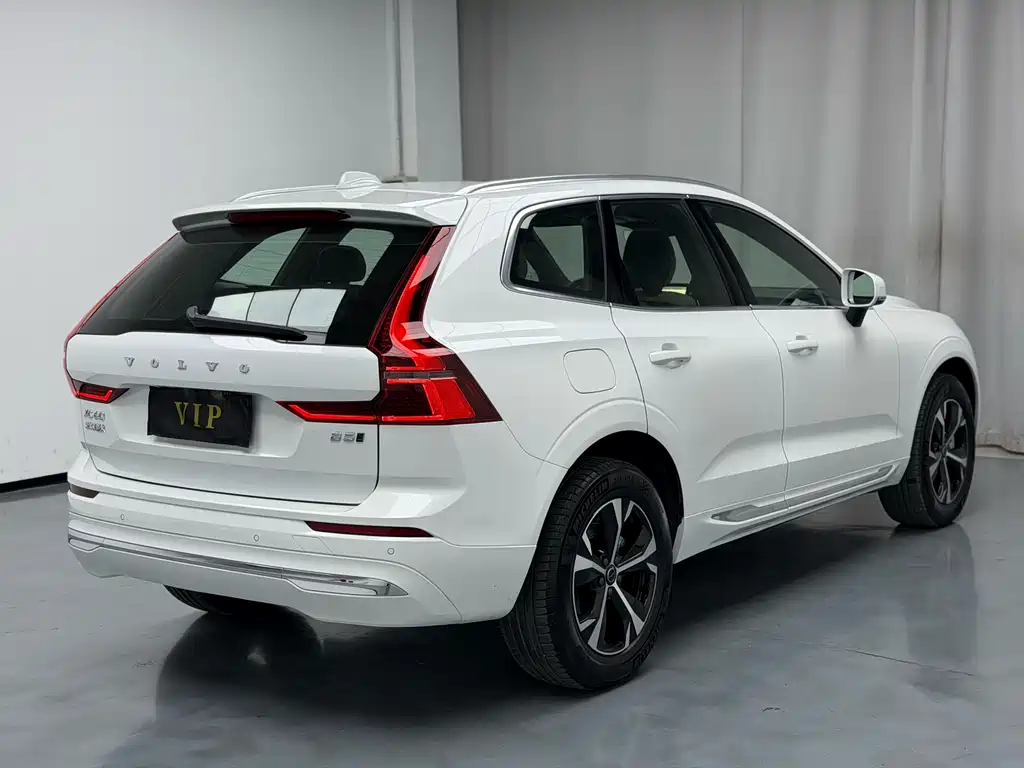Volvo XC60 2026 B5 four-wheel drive Zhiyi Luxury Edition купить на сайте DeffCars