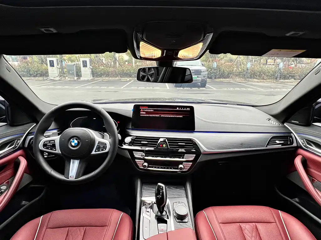 BMW 5 Series 2022 530Li Leading M Sports Package купить на сайте DeffCars