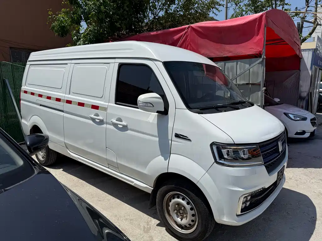 Long-range E5 2022 E5L pure electric van transporter Guoxuan 39.9kWh купить на сайте DeffCars