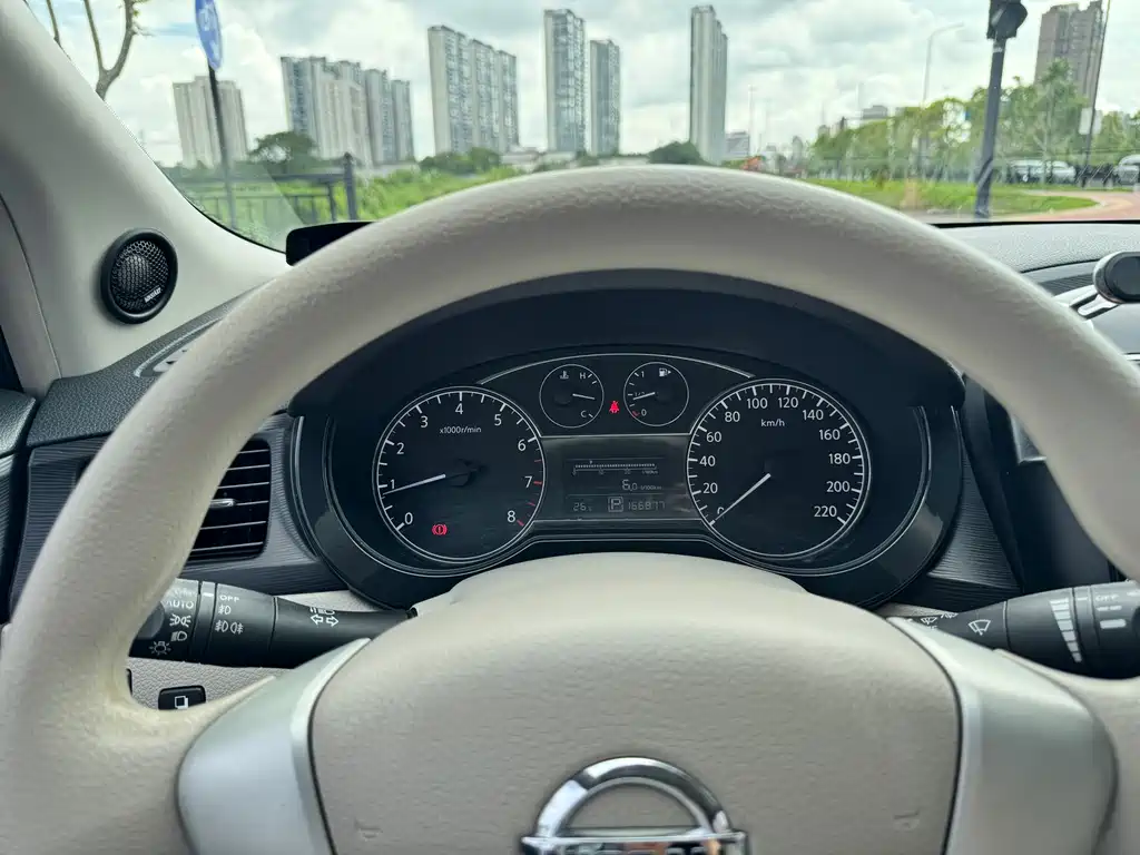 Tiida 2013 1.6L CVT cool version купить на сайте DeffCars