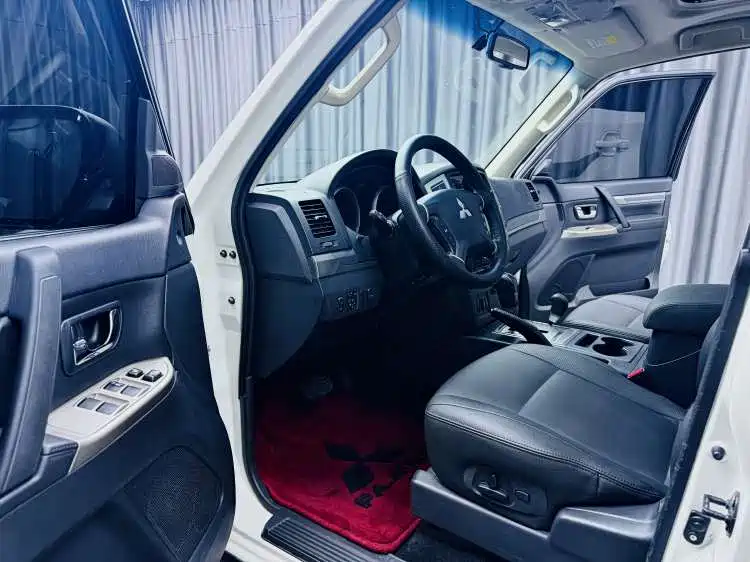 Pajero imported 2019 3.0L automatic standard version купить на сайте DeffCars