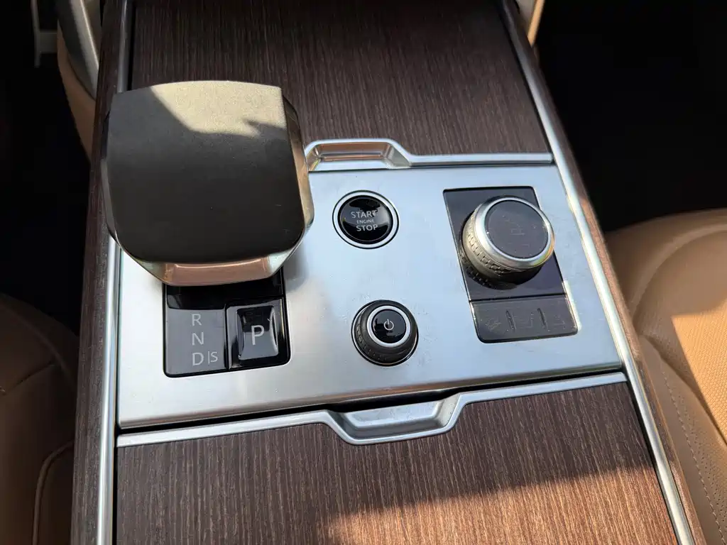 Range Rover 2023 3.0 L6 400PS Seven-seater Extended Edition купить на сайте DeffCars