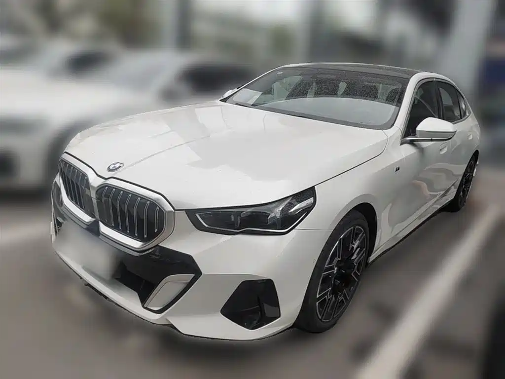 BMW 5 Series 2025 530Li Exclusive M Sports Package купить на сайте DeffCars
